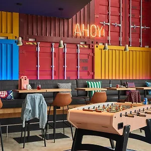 Moxy Hotell
